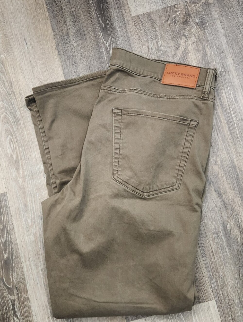 Lucky Brand Men’s Straight Khaki Color Jeans Sz 36/30